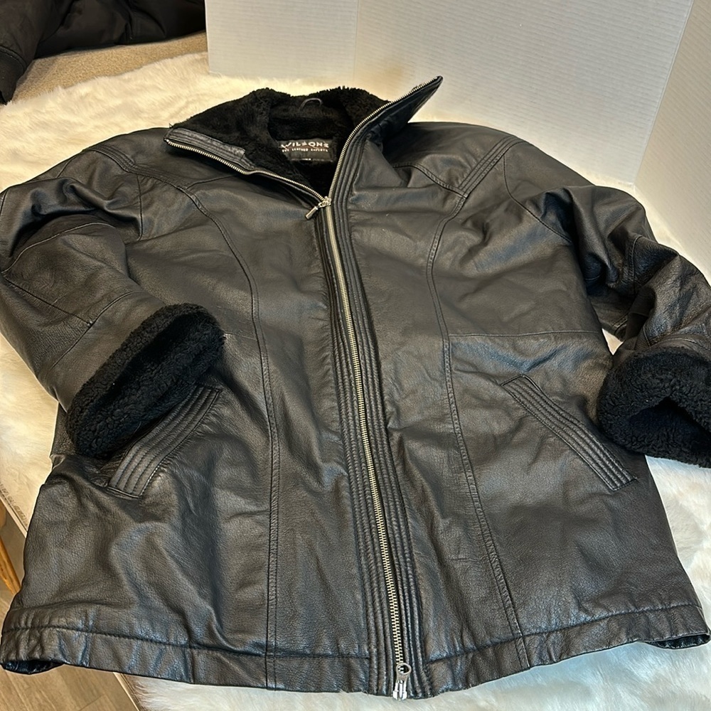 Wilson”s the leather experts black leather jacket with lining sz L (no belt)